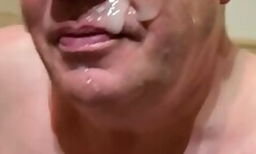 Daddy takes cum in face from tranny