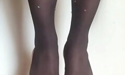 Sexy panty hose and red high heels : On your knees, suck my crossdresser feet !