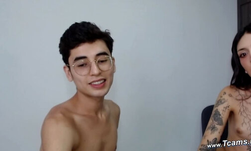 Petite Ts Kneels Down Licking Bf's Cock