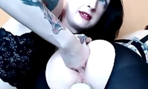 Tattooed shemale fingering her pale gf