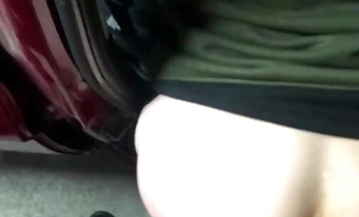 jessica fuck guy in the parking