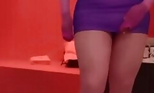 KarlitaTVMex in sexy miniskirt