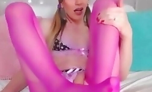 pretty tranny vania in pink leggings with outfit tugs h
