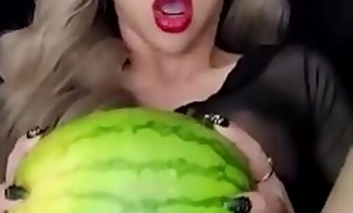 Long mint fucks a melon